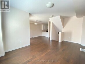 4 Workman Ln in Hamilton, ON - Building Photo - Building Photo