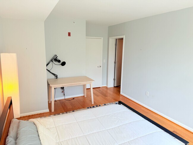 350 G St SW, Unit N511 in Washington, DC - Foto de edificio - Building Photo