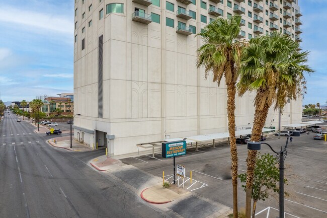 SoHo Lofts of Las Vegas in Las Vegas, NV - Building Photo - Building Photo