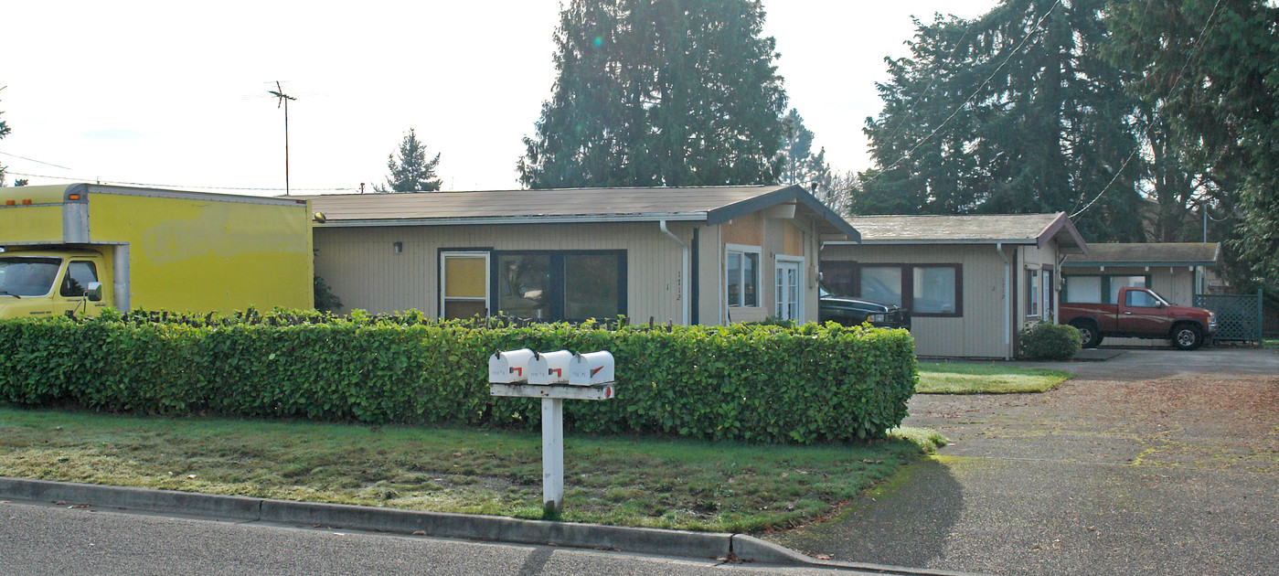 1712 5th Ave SW in Puyallup, WA - Foto de edificio