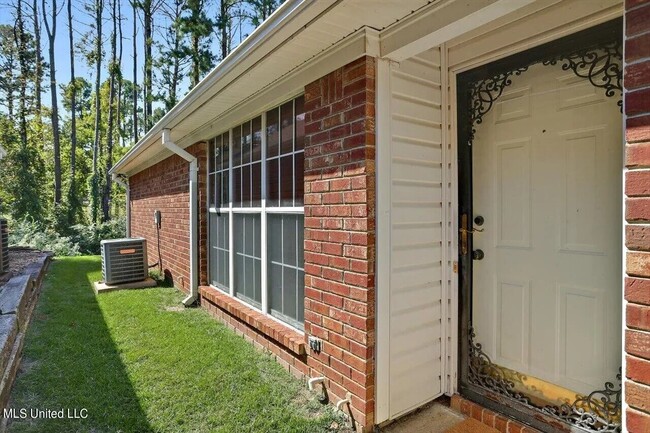 121 Kings Ridge Dr in Brandon, MS - Building Photo - Building Photo