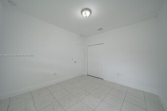 14750 NE 7th Ave in Miami, FL - Building Photo - Building Photo