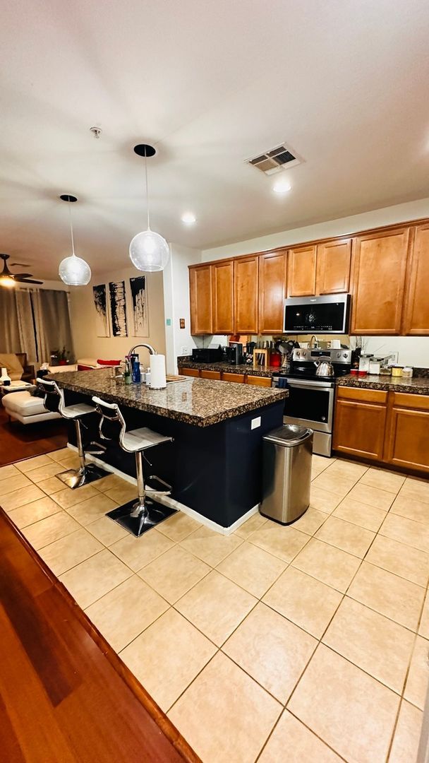 10655 N 9th St in Phoenix, AZ - Foto de edificio - Building Photo