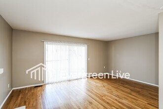 10662 Chelmsford Rd in Cincinnati, OH - Foto de edificio - Building Photo