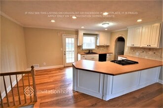 695 Bankshire Dr in Suwanee, GA - Building Photo - Building Photo