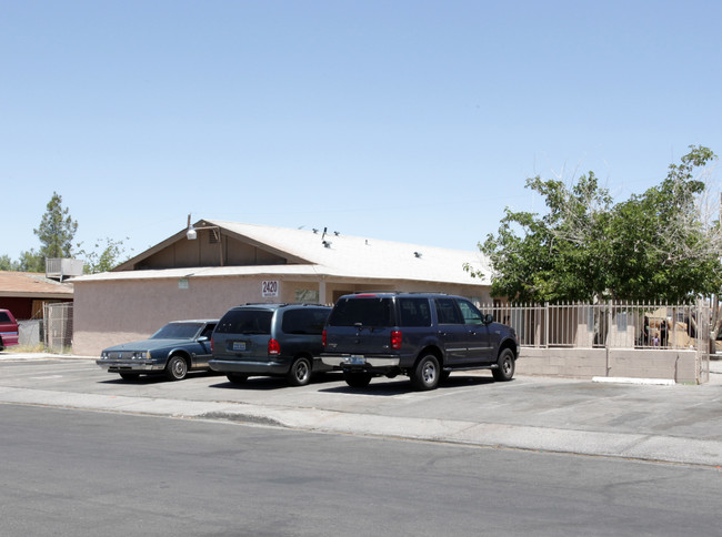 2416-2420 Bassler St in North Las Vegas, NV - Building Photo - Building Photo