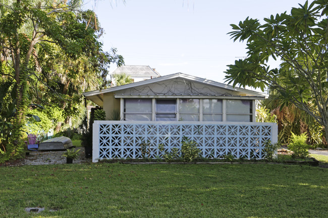 970 9th St S in Naples, FL - Building Photo - Building Photo