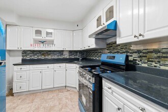 40-83-83 Denman St in Queens, NY - Building Photo - Building Photo