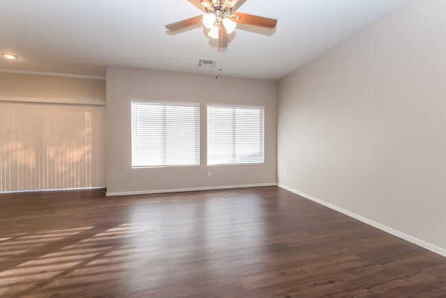 6226 Standing Elm St in North Las Vegas, NV - Building Photo - Building Photo