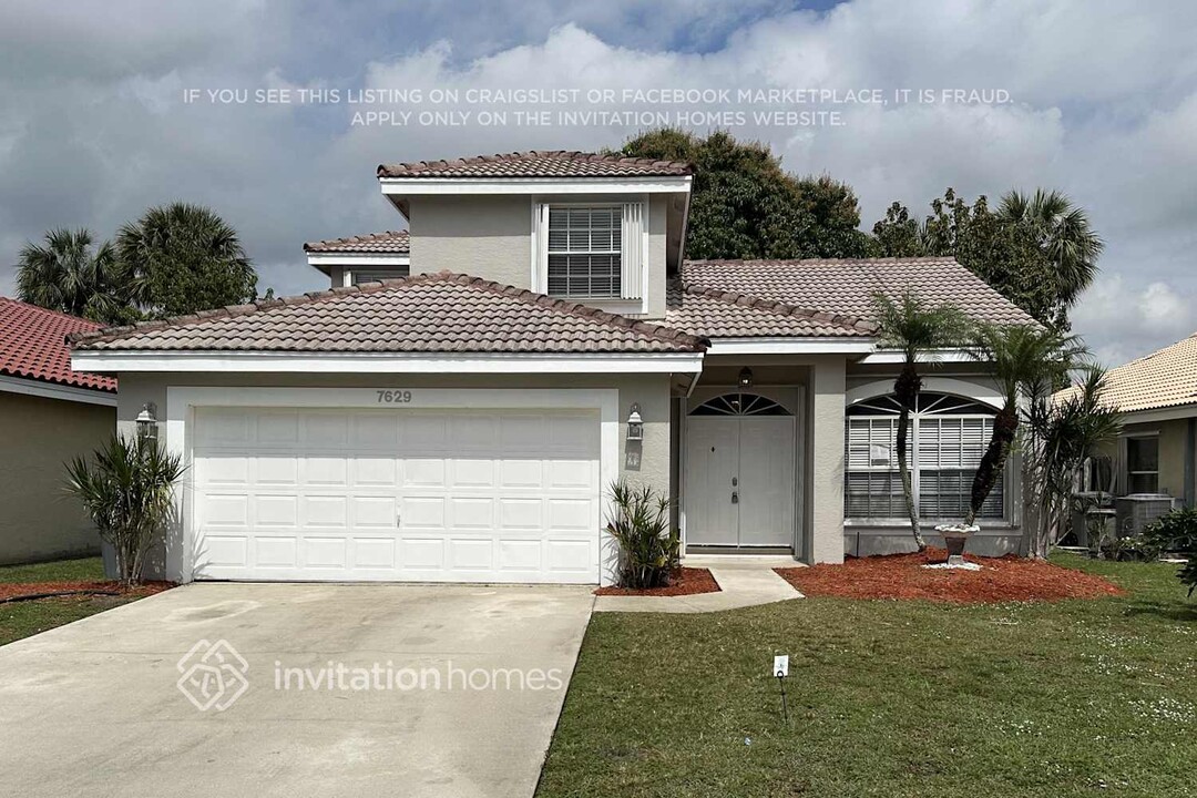 7629 Bristol Bay Ln in Greenacres, FL - Building Photo