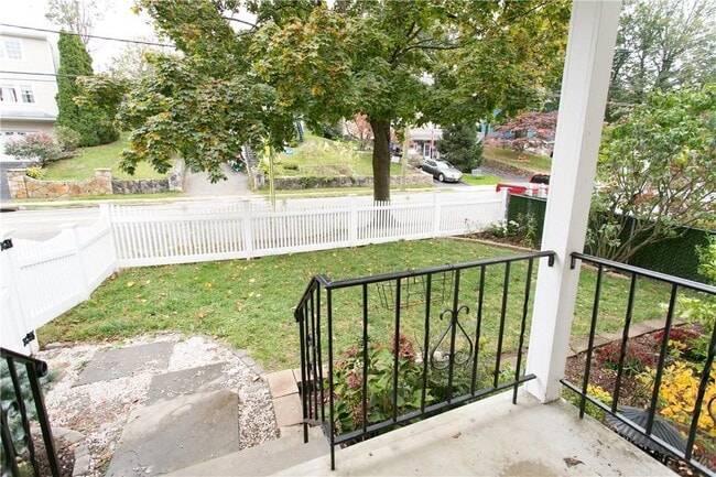 97 Maple St in Croton-on-Hudson, NY - Building Photo - Building Photo