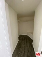 7045 Hawthorn Ave in Los Angeles, CA - Building Photo - Building Photo