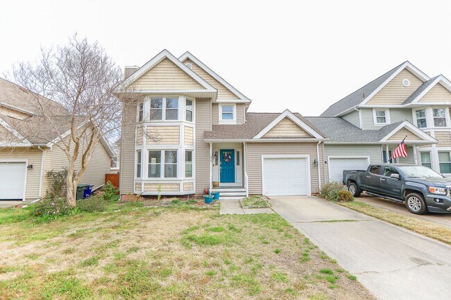 224 Prince Edward Way in Norfolk, VA - Building Photo - Building Photo