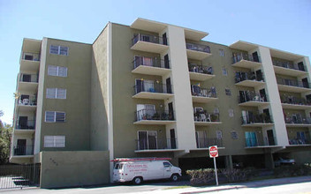 Casa Linda Apartments in Miami, FL - Building Photo - Building Photo