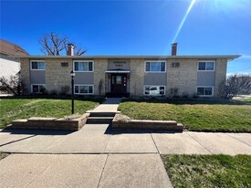 901 18th St, Unit Upper Apartments