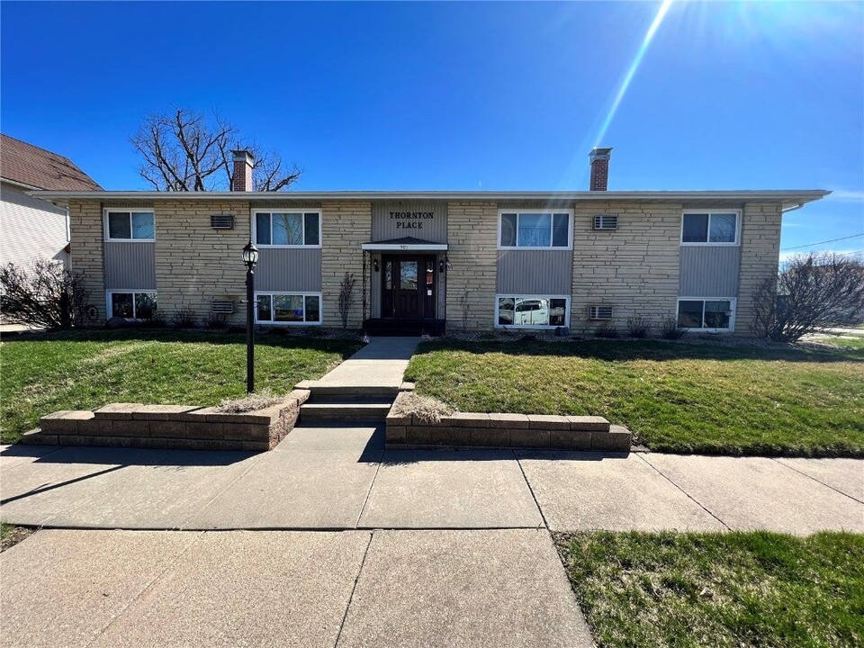 901 18th St, Unit Upper in Marion, IA - Building Photo