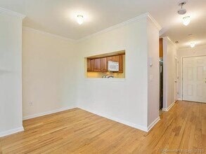 51 Forest Ave in Greenwich, CT - Building Photo - Building Photo