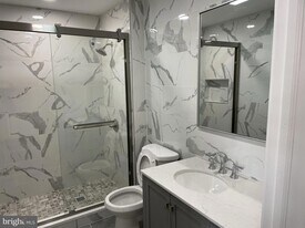 910 Arch St, Unit 2F in Philadelphia, PA - Building Photo