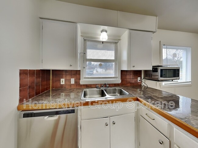 3303 E Congress Ave in Spokane, WA - Building Photo - Building Photo