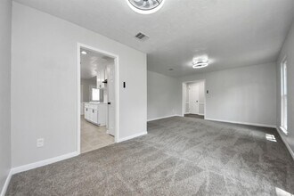 10602 Raydell Dr in Houston, TX - Building Photo - Building Photo