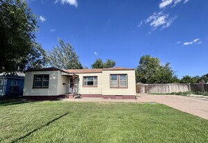 4886 S Logan St in Englewood, CO - Building Photo