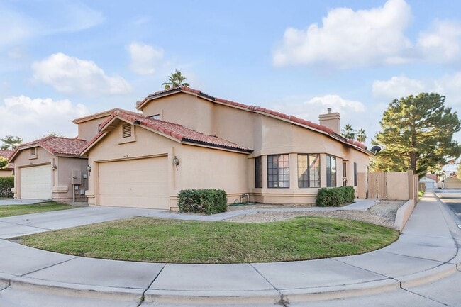 property at 4413 E Hiddenview Dr