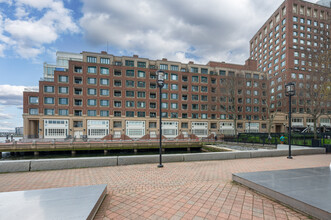 Rowes Wharf Condominiums in Boston, MA - Building Photo - Building Photo