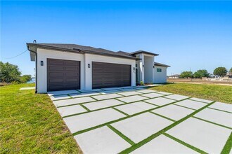 106 NE 23rd St in Cape Coral, FL - Building Photo - Building Photo