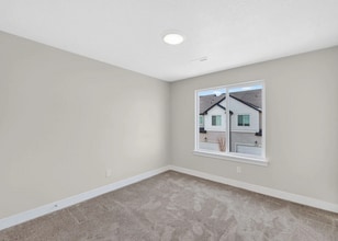 2083 N 3930 W in Lehi, UT - Foto de edificio - Building Photo