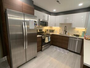 9 University Rd, Unit B in Brookline, MA - Building Photo - Building Photo
