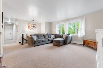 8 Glencross Rd in West Milford, NJ - Building Photo - Building Photo