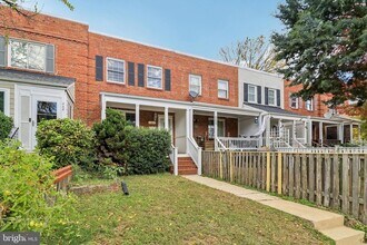 250 Lynhaven Dr, Unit 20 in Alexandria, VA - Building Photo - Building Photo