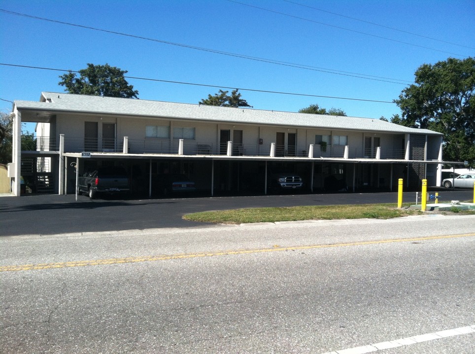 The Quartz in Sarasota, FL - Foto de edificio