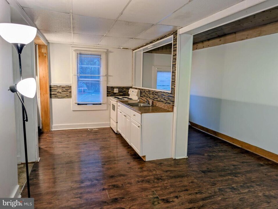 25 Washington Ave in Monroe, NJ - Foto de edificio