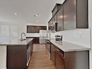 9875 S Eastern Ave in Las Vegas, NV - Building Photo - Building Photo