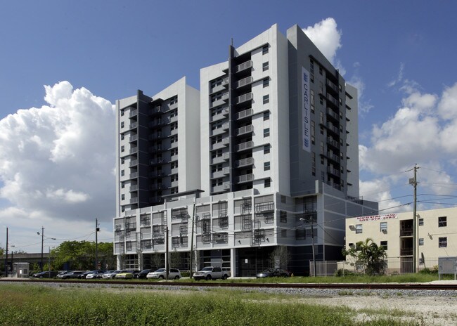 Beacon Apartments in Miami, FL - Foto de edificio - Building Photo