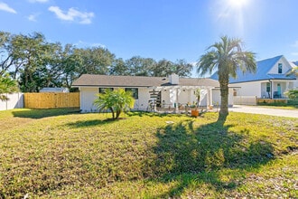 305 3rd St in St. Augustine, FL - Building Photo - Building Photo