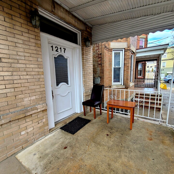 1217 63rd St in North Bergen, NJ - Building Photo