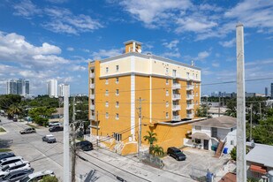 Oleander Park in Miami, FL - Building Photo