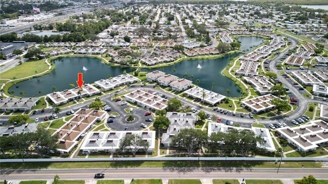 4356 Tahitian Gardens Cir in Holiday, FL - Foto de edificio - Building Photo