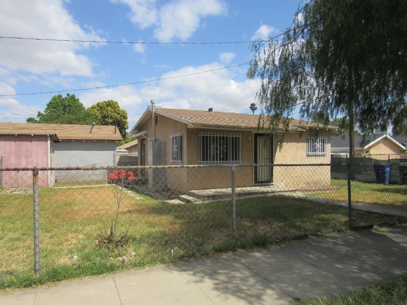 607 S Plum Ave in Ontario, CA - Foto de edificio