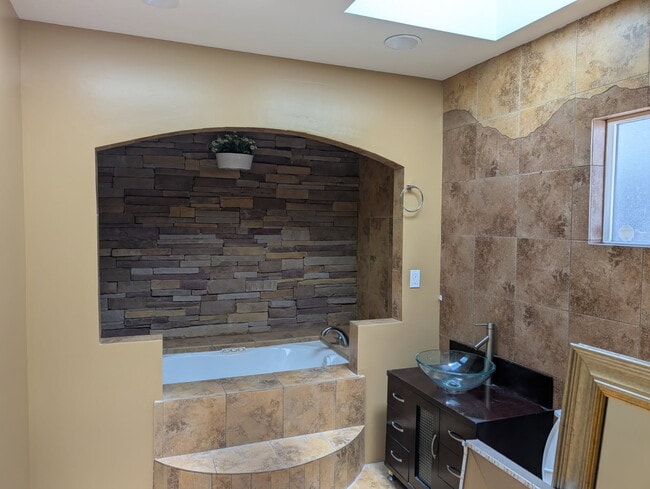 14656 La Maida St in Los Angeles, CA - Building Photo - Building Photo