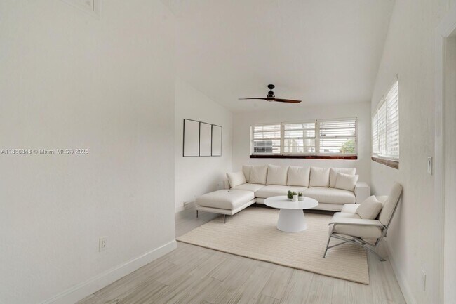 7091 Taft St in Hollywood, FL - Building Photo - Building Photo