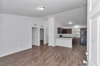 6064 NW 54th Terrace in Ocala, FL - Building Photo - Building Photo