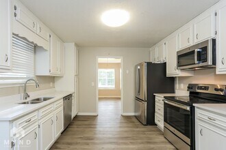 8613 Stone Creek Ct in Douglasville, GA - Building Photo - Building Photo