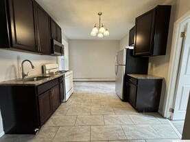 223 Fowler Ave, Unit 3 in Jersey City, NJ - Building Photo