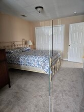 222 N View Cir in Warrenton, VA - Building Photo - Building Photo