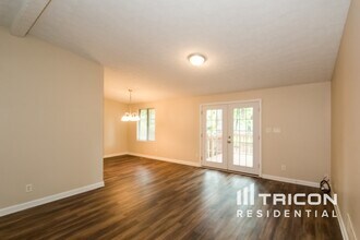 3660 Bramblevine Cir in Stonecrest, GA - Foto de edificio - Building Photo