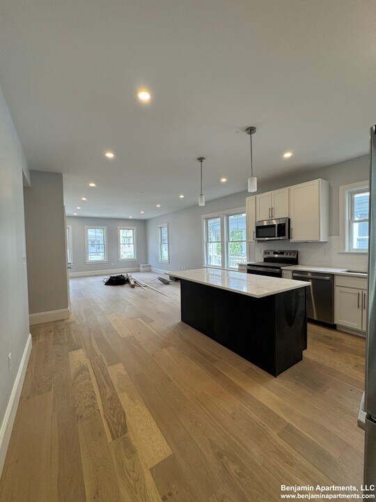 51 Fairbanks St, Unit 1 in Boston, MA - Building Photo