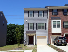 The Pointe at Manorgreen Townhomes in Middle River, MD - Building Photo - Building Photo